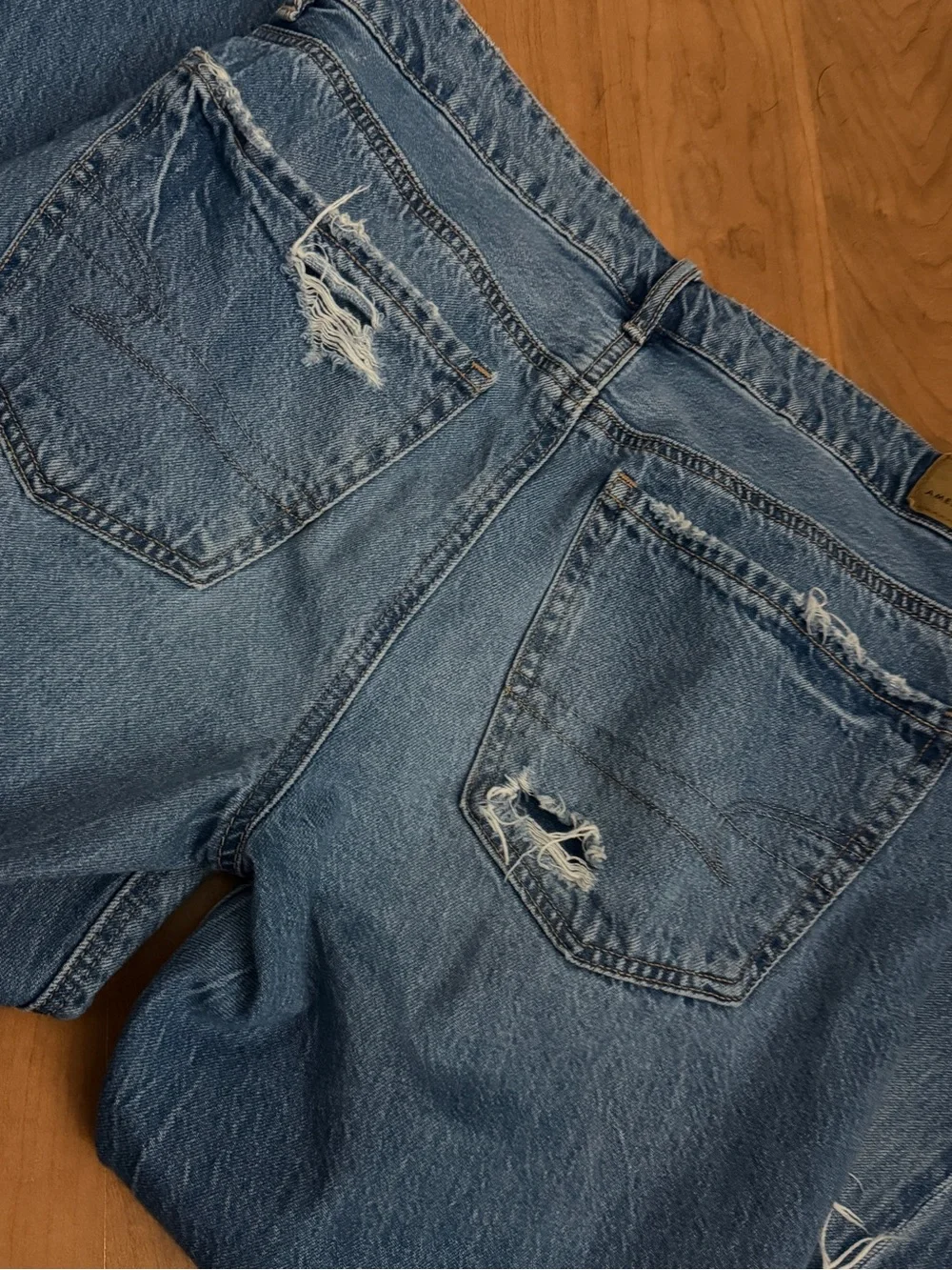 American eagle tomgirl jeans